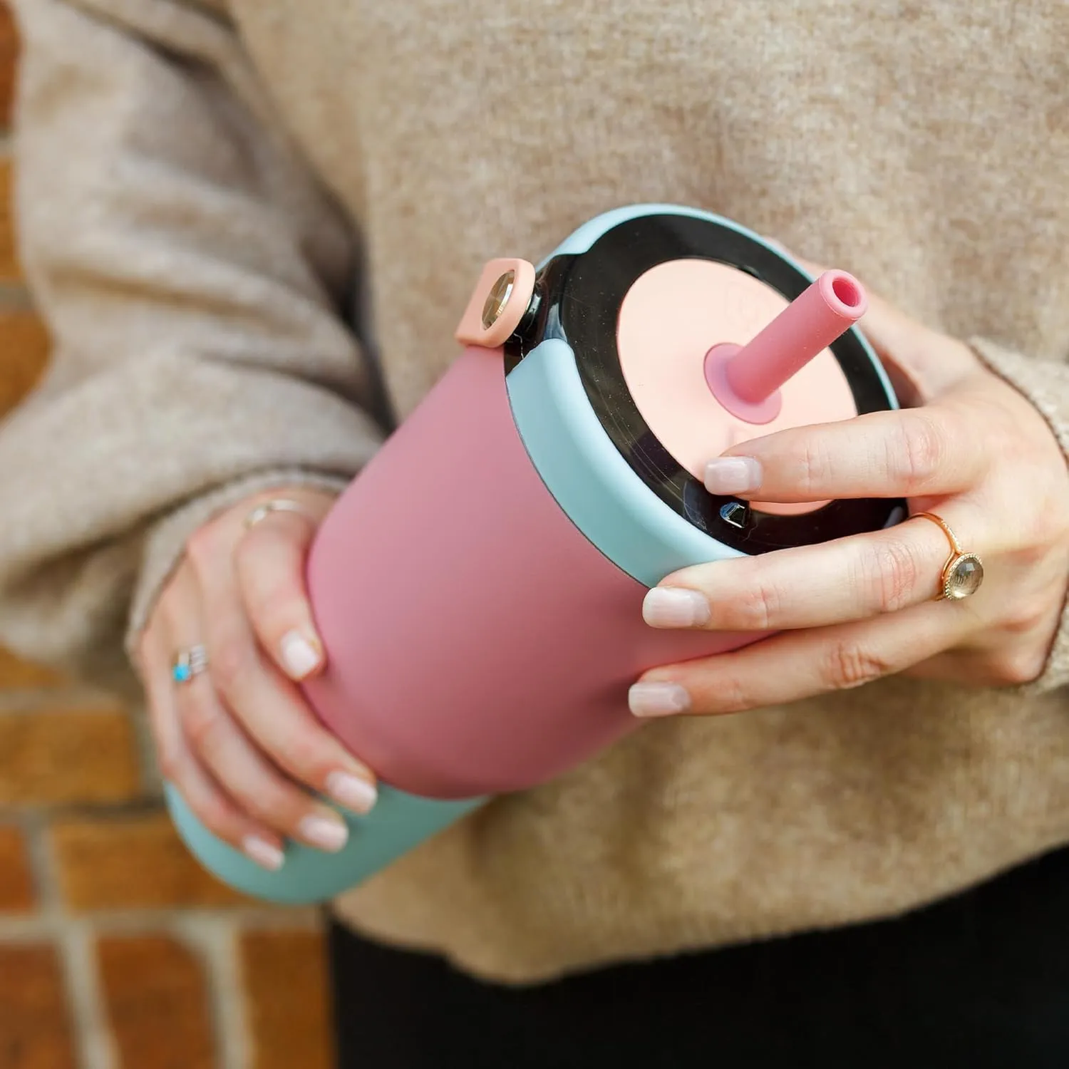BrüMate Resa 25oz 100% Leakproof Travel Tumbler with Handle & Straw | Flexible Soft Sip Straw | Silicone Sleeve for Durability | Stainless Steel | Cup Holder & Travel Friendly | (Eclipse)