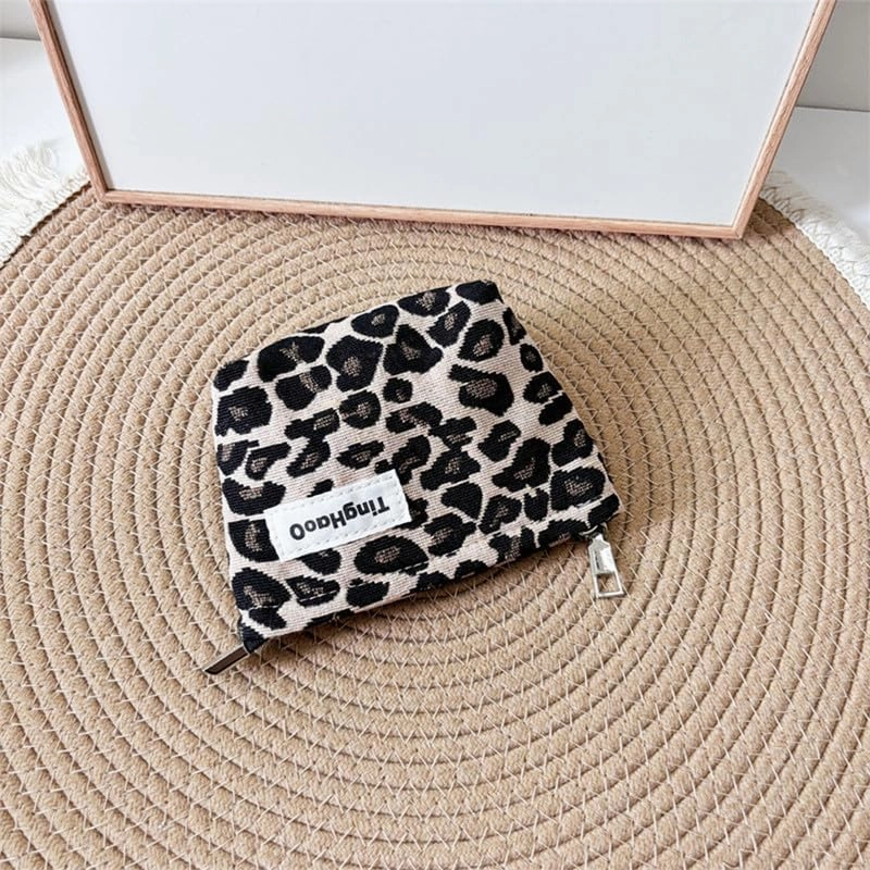 Cosmetic Bag for Women Ladies Makeup Bag Zippered Makeup Organizer Travel Toiletry Bags Makeup Bag (Small) Apricot
