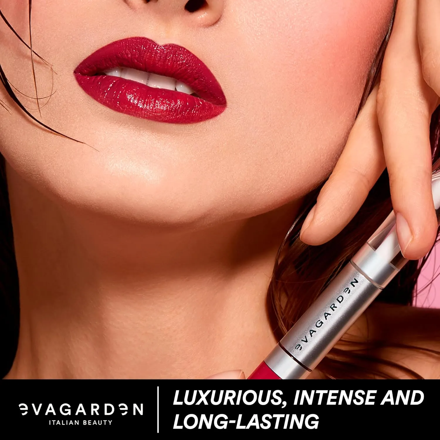 Luxury Compact Powder - Soft and Luxurious Texture Melts on Your Skin for Smooth Finish - Long-Lasting Flawless Appearance - Helps Minimize Small Wrinkles - 890 Bisquit - 0.35 oz