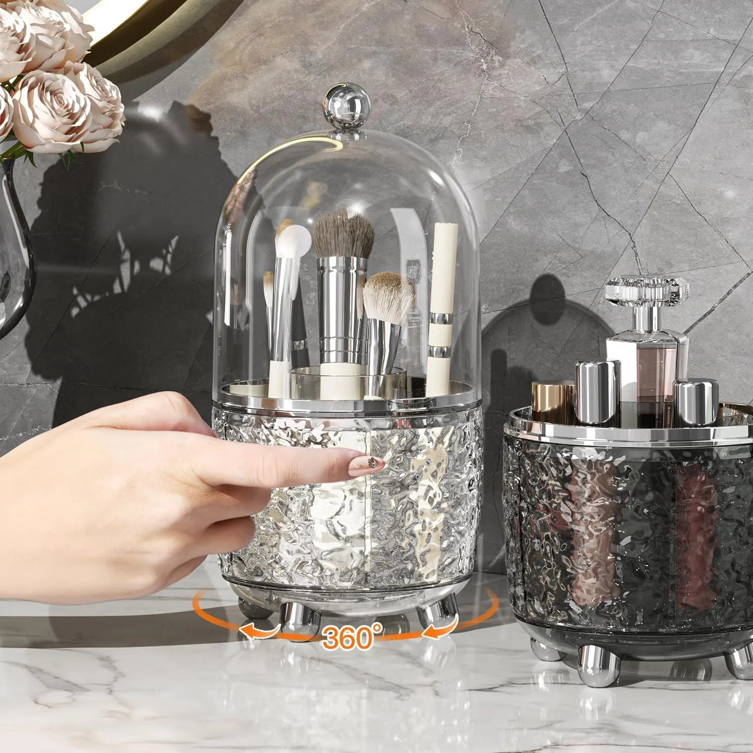 Makeup Brush Holder with Lid, 360° Rotating Cosmetic Tools Organizer with Cover, Dustproof Spinning Makeup Brush Organizer for Vanity, Ideal Gift for Girlfriend Wife Friends (Clear)