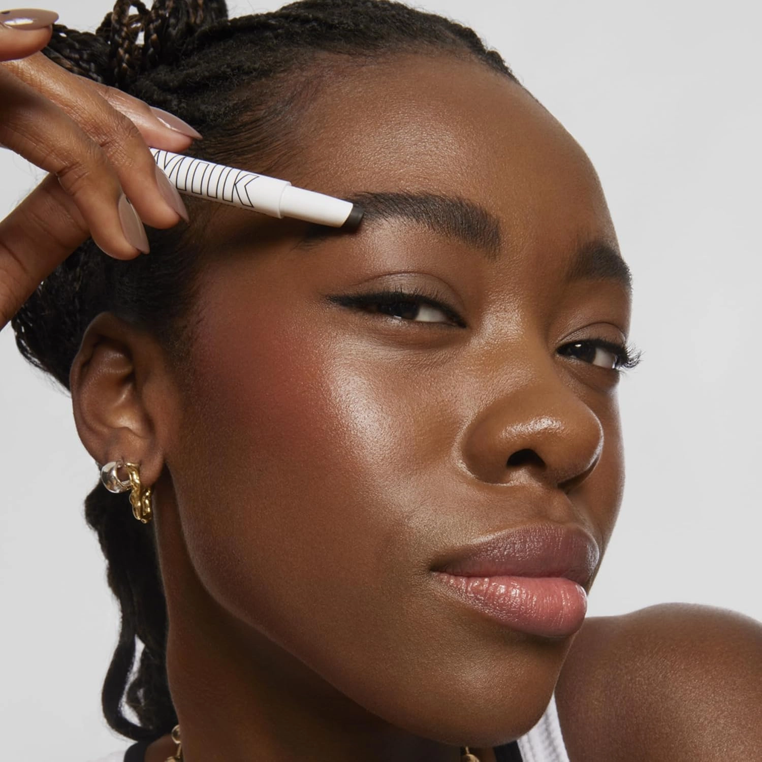 Milk Makeup KUSH Brow Shadow Stick - Buildable, Cream-to-Powder Formula - Soft, Flexible Hold - Up to 12-Hour Wear - Vegan, Cruelty Free
