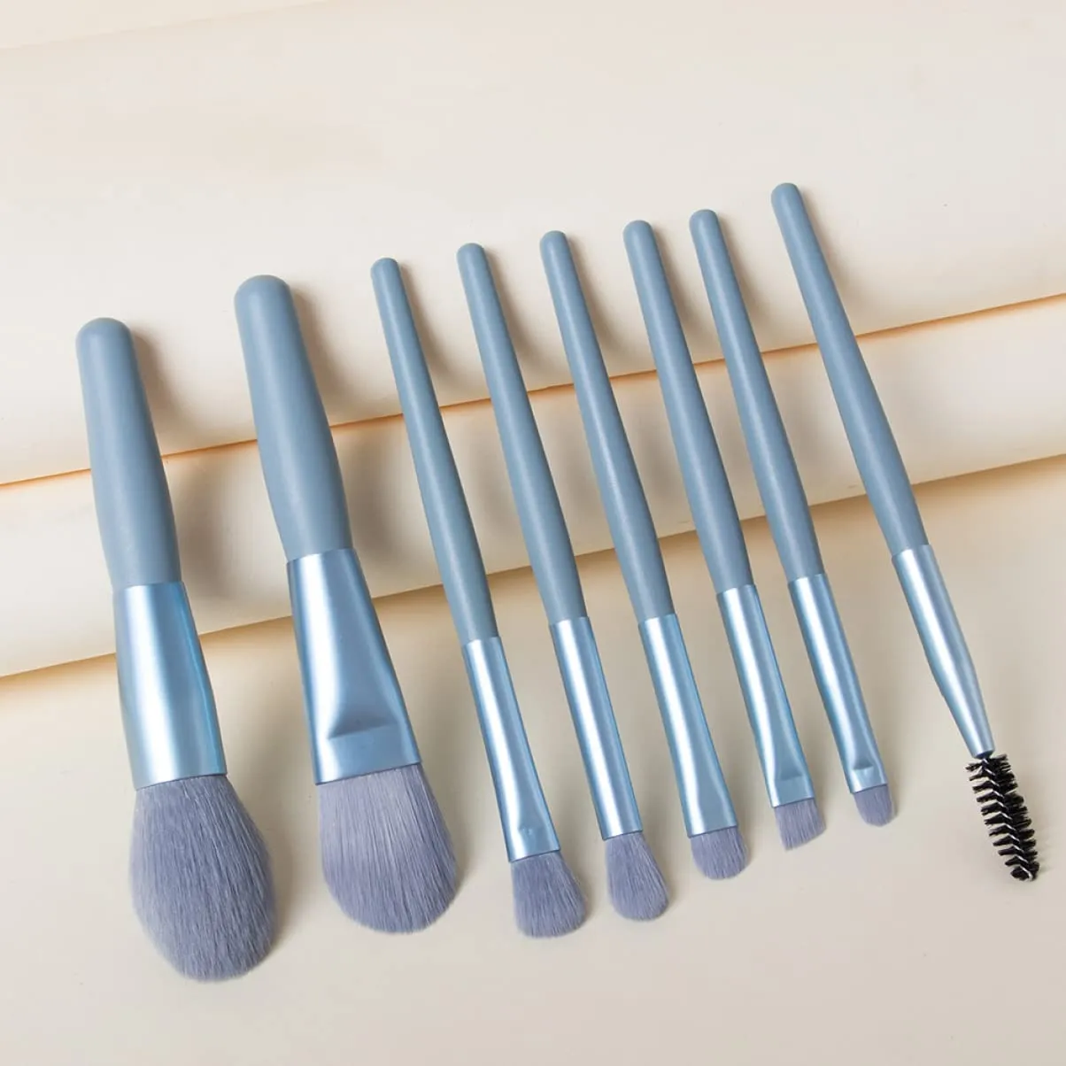 NOLITOY 16pcs Makeup Brush Set Matte Wooden Handle Soft Bristles for Even Powder Application for Professional and Daily Use Light Blue Cosmetics Brush Kit