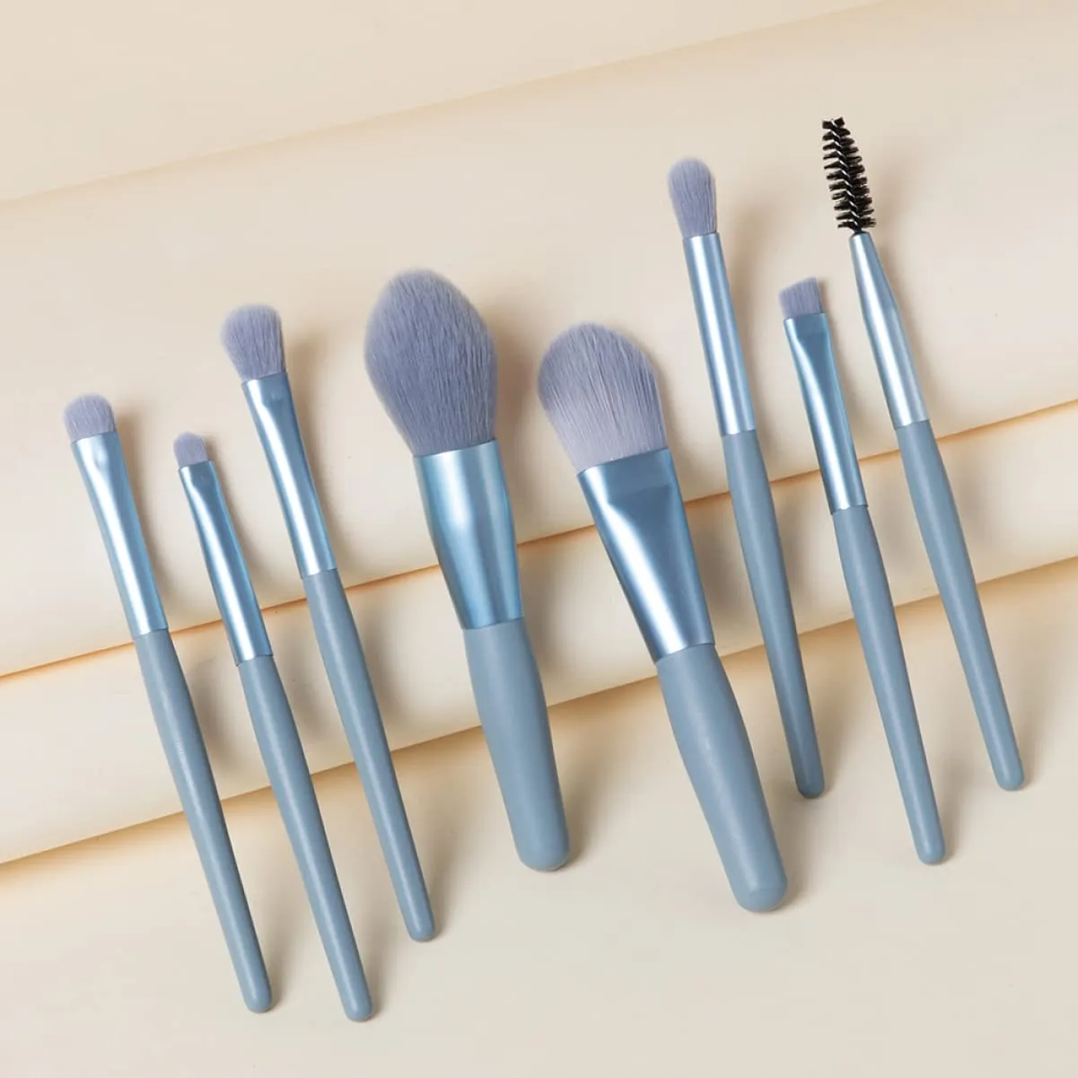 NOLITOY 16pcs Makeup Brush Set Matte Wooden Handle Soft Bristles for Even Powder Application for Professional and Daily Use Light Blue Cosmetics Brush Kit