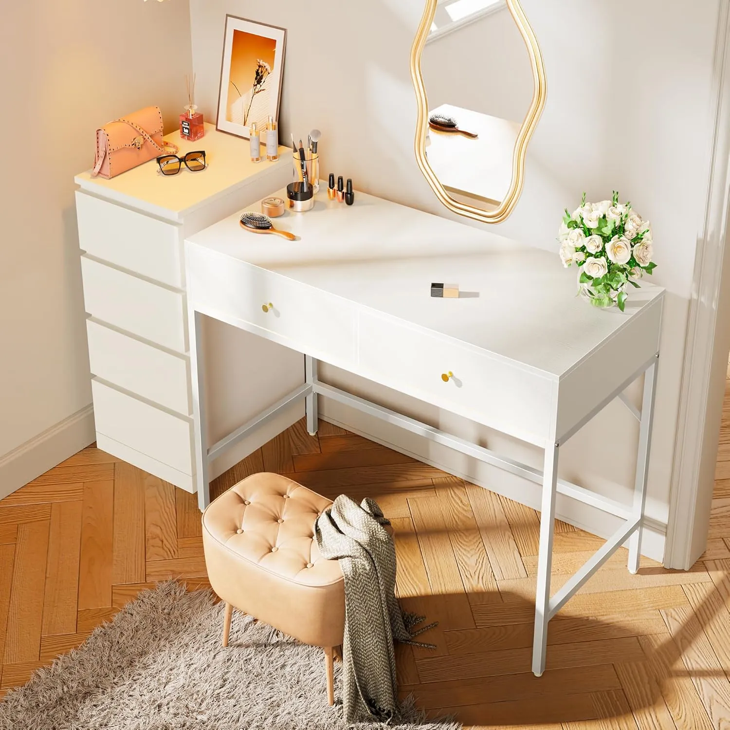 SUPERJARE Vanity Desk with Drawers, 31.5 inch Computer Desk, Modern Simple Home Office Desks, Makeup Dressing Table for Bedroom - White